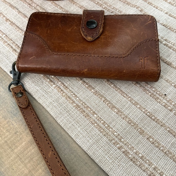 Frye Handbags - Frye Melissa phone wallet distressed worn in